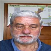 Profesor de historia, con escritos sobre la materia, brinda clases a quienes quieran entender cómo somos y porqué somos cómo somos